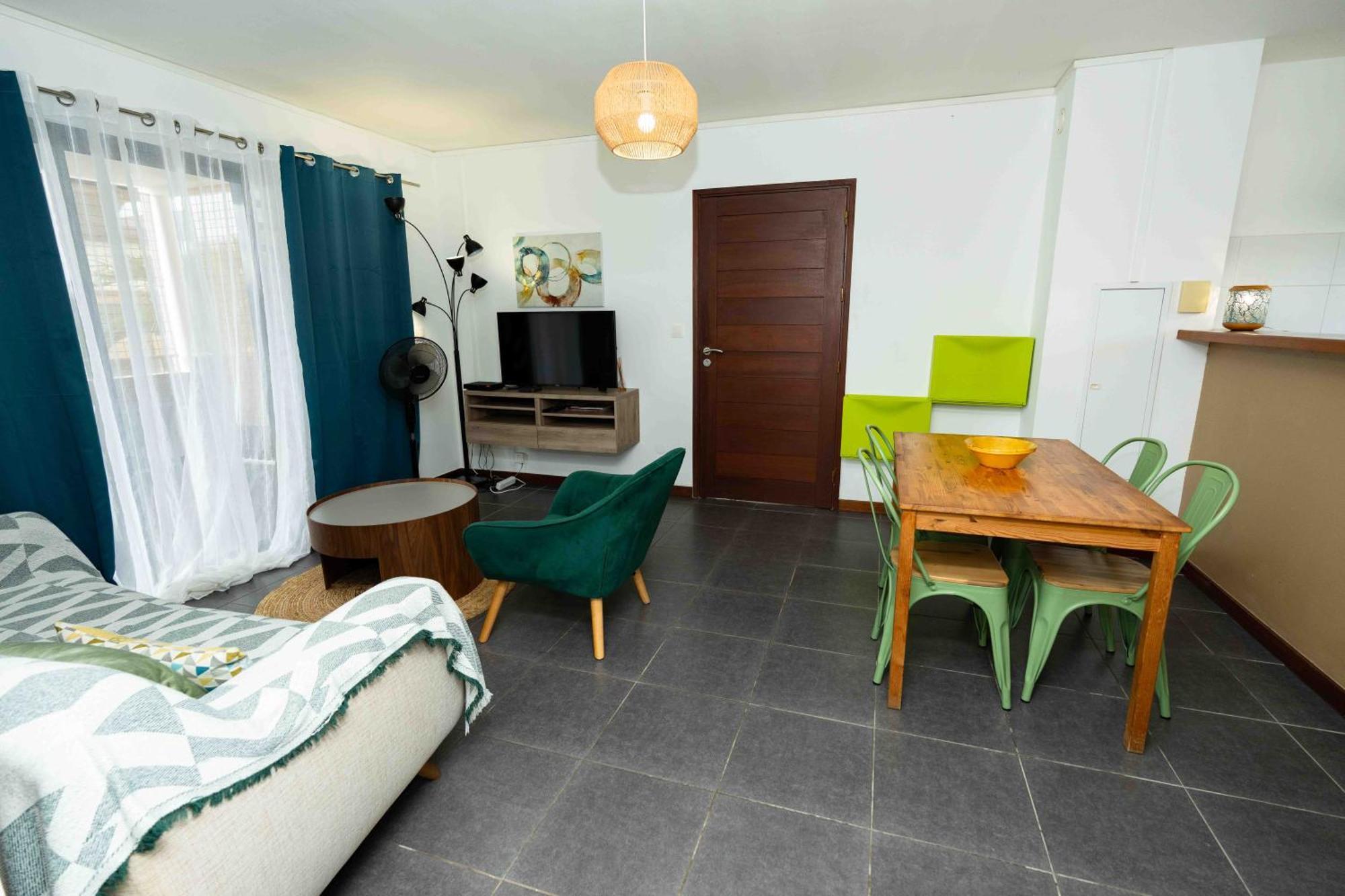 Hibiscus Standing- Appartement Cosy- 2 Chambres Climatisees- Cuisine Equipee- Wifi-Terrasse กาแยน ภายนอก รูปภาพ