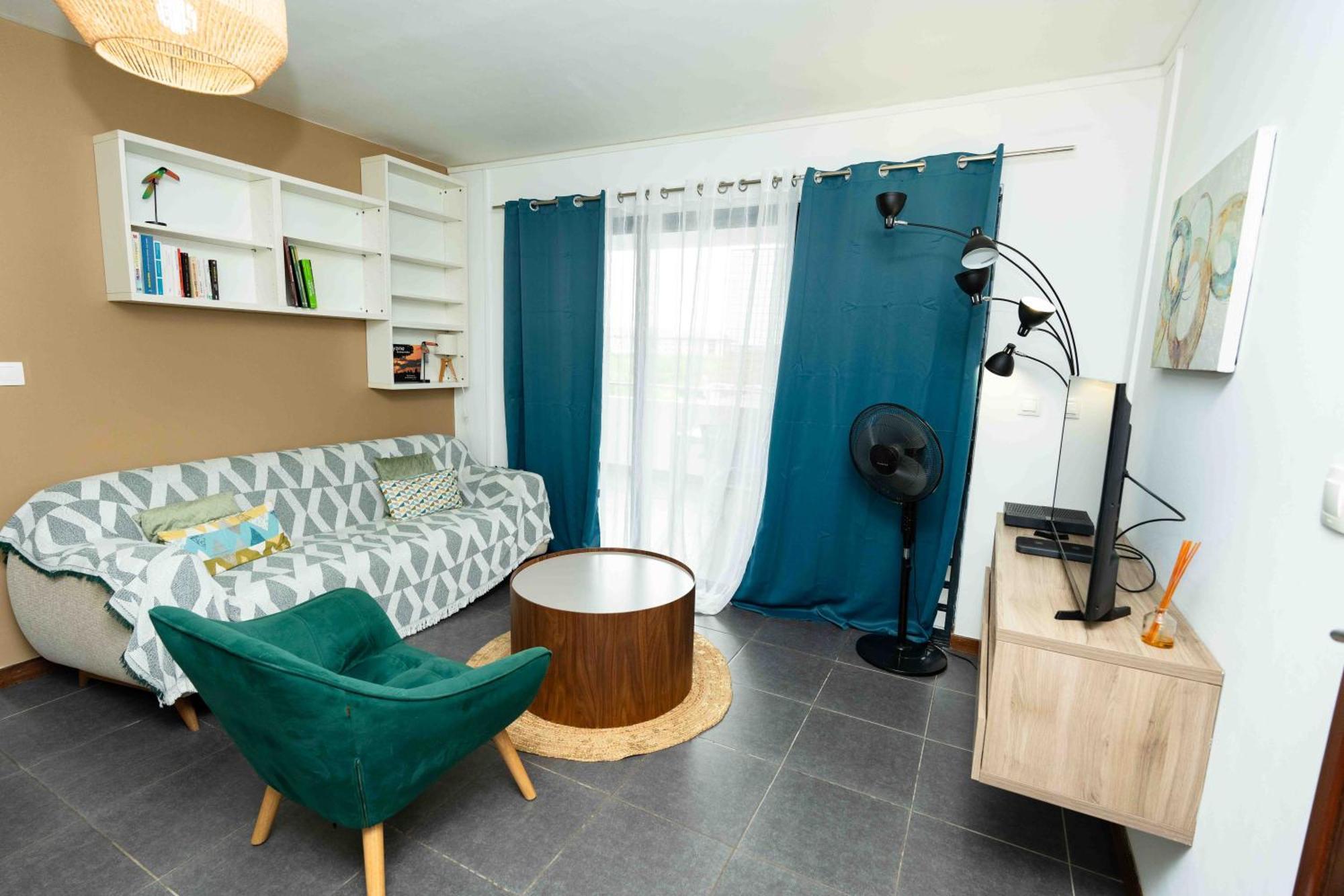 Hibiscus Standing- Appartement Cosy- 2 Chambres Climatisees- Cuisine Equipee- Wifi-Terrasse กาแยน ภายนอก รูปภาพ